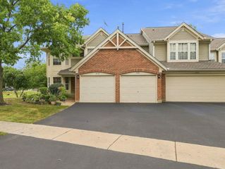 4420 Edinburg Lane, Hanover Park, IL 60133