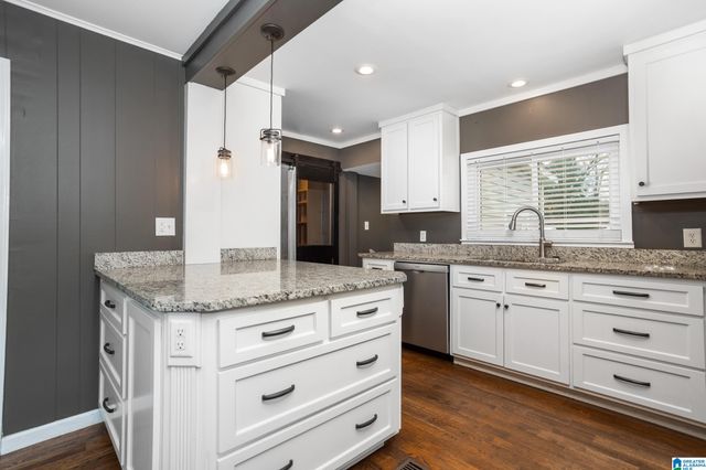 8309 1ST AVENUE SE, Leeds, AL 35094