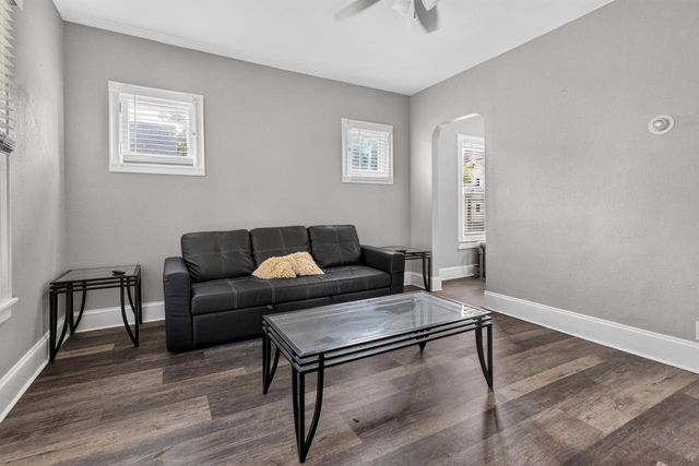 2867 N Fratney STREET, Milwaukee, WI 53212