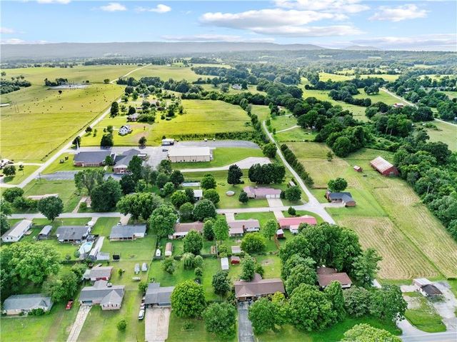 89 Creekview Road, Harrison, AR 72601