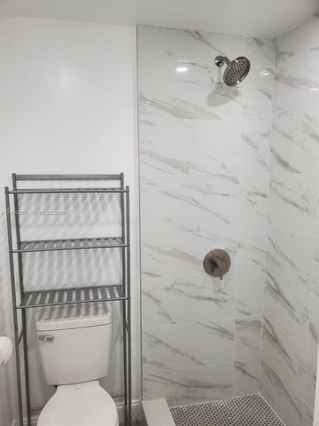215 SE 3rd Avenue 206D, Hallandale Beach, FL 33009
