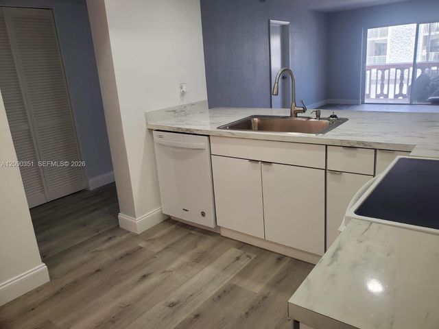 215 SE 3rd Avenue 206D, Hallandale Beach, FL 33009