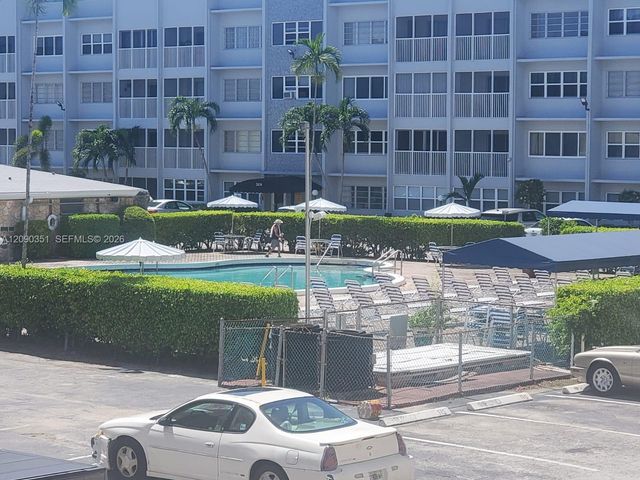 215 SE 3rd Avenue 206D, Hallandale Beach, FL 33009