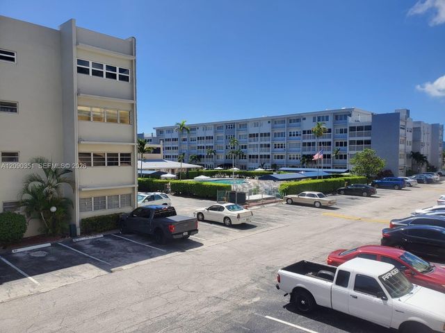 215 SE 3rd Avenue 206D, Hallandale Beach, FL 33009