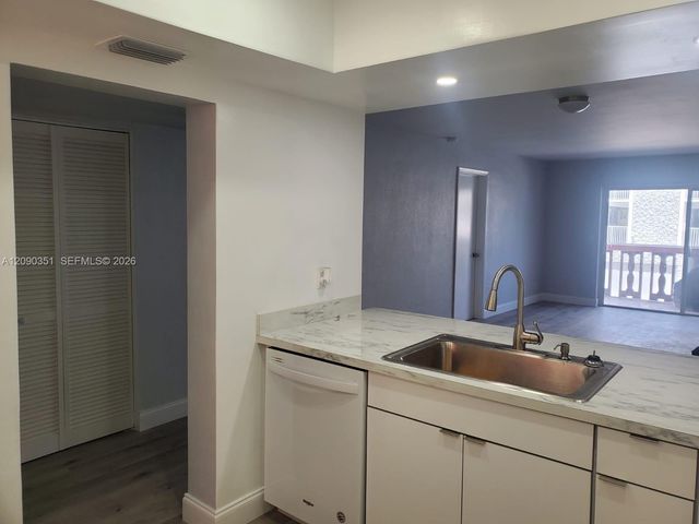 215 SE 3rd Avenue 206D, Hallandale Beach, FL 33009