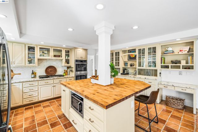 5207 Crestline Way, Pleasanton, CA 94566