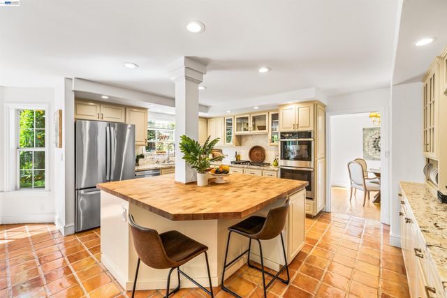 5207 Crestline Way, Pleasanton, CA 94566