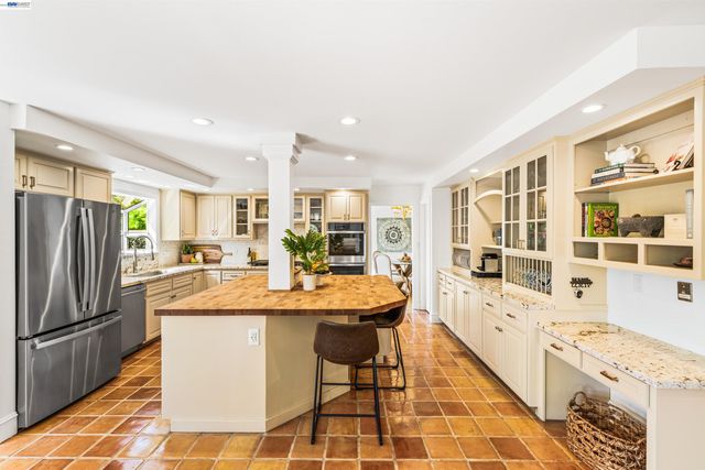 5207 Crestline Way, Pleasanton, CA 94566