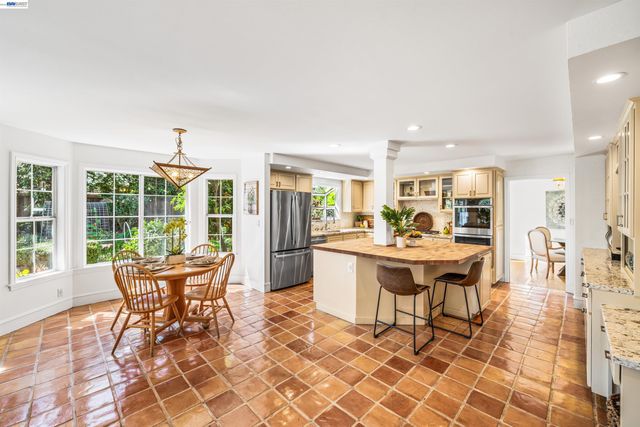 5207 Crestline Way, Pleasanton, CA 94566