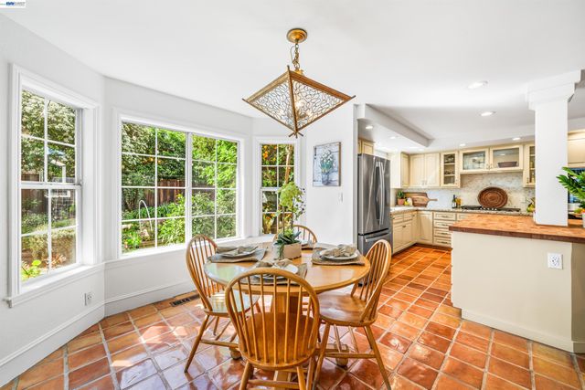 5207 Crestline Way, Pleasanton, CA 94566