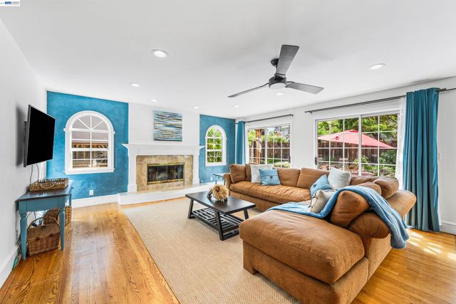 5207 Crestline Way, Pleasanton, CA 94566