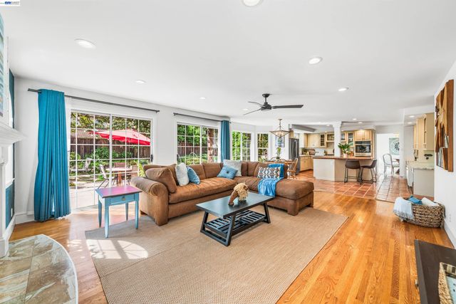 5207 Crestline Way, Pleasanton, CA 94566