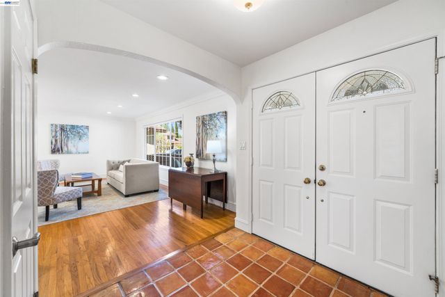 5207 Crestline Way, Pleasanton, CA 94566