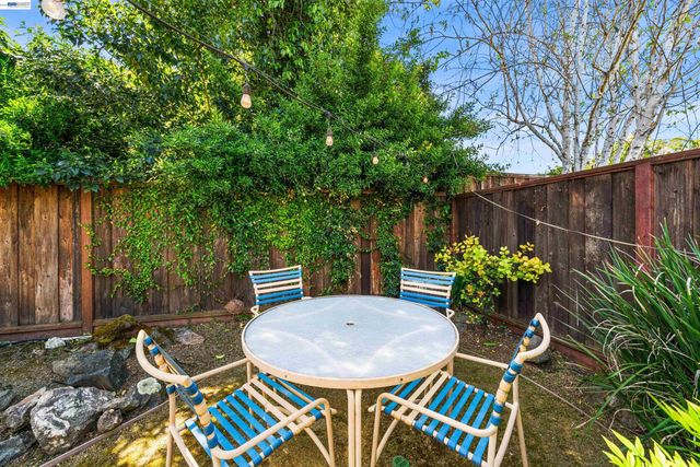 5207 Crestline Way, Pleasanton, CA 94566