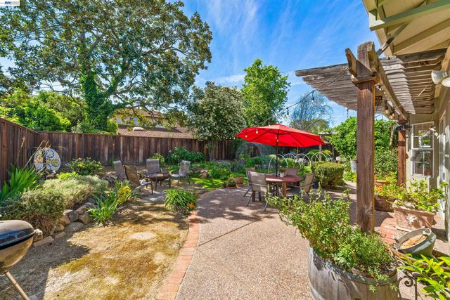 5207 Crestline Way, Pleasanton, CA 94566