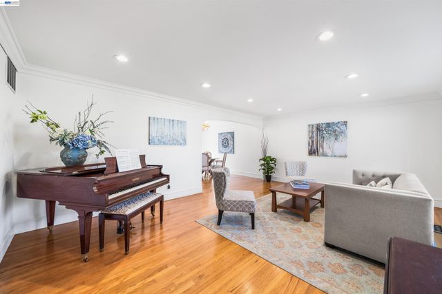 5207 Crestline Way, Pleasanton, CA 94566