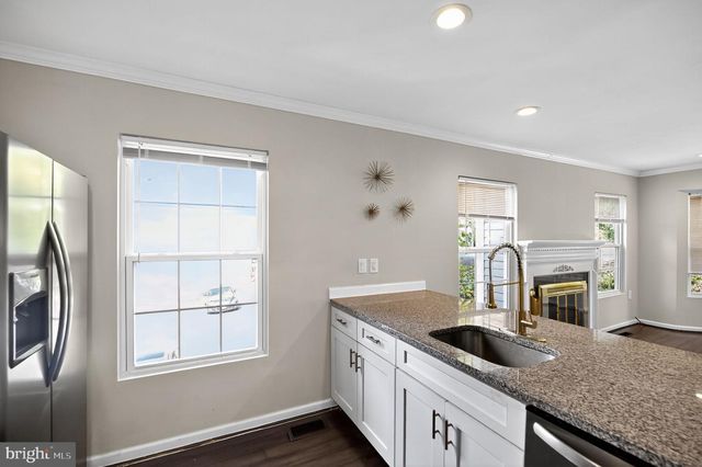 12170 SPRINGWOODS DR, Woodbridge, VA 22192