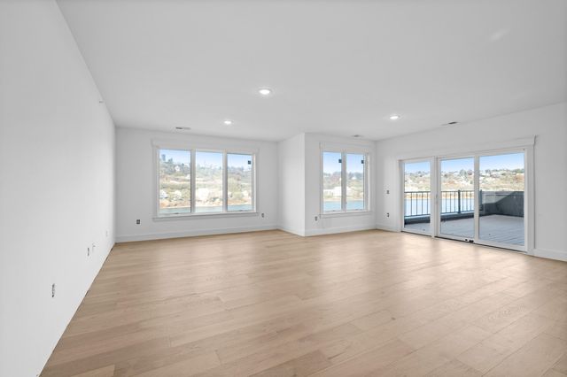 745 Manhattan Boulevard, 403, Dayton, KY 41074