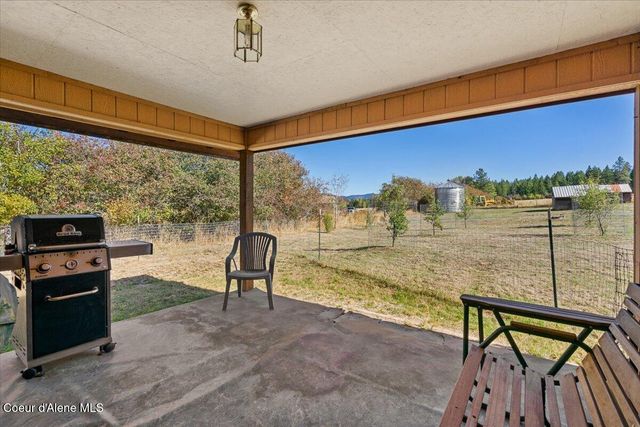 15200 N RIMROCK RD, Hayden, ID 83835