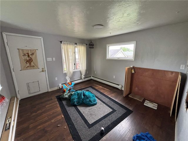 617 Grandview Ave, Clairton, PA 15025