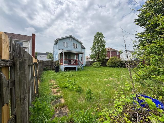 617 Grandview Ave, Clairton, PA 15025