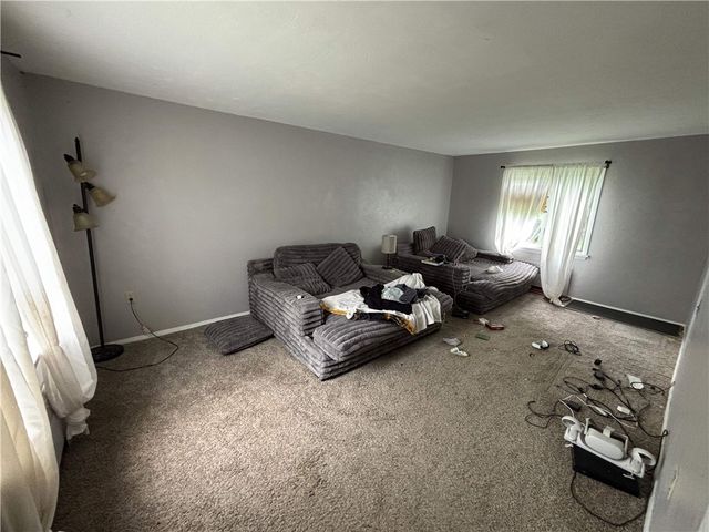 617 Grandview Ave, Clairton, PA 15025