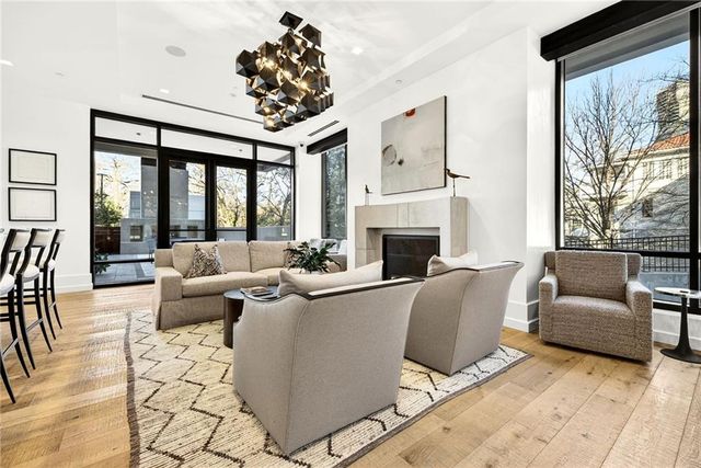 2520 Peachtree NW Road 1003, Atlanta, GA 30305