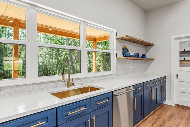 2133 Holly Trail E, Holly Lake Ranch, TX 75765