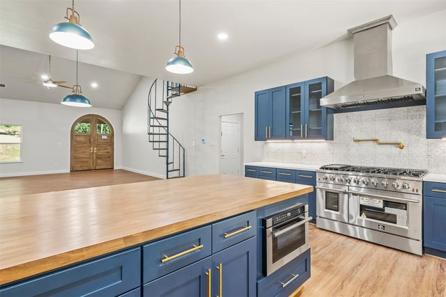 2133 Holly Trail E, Holly Lake Ranch, TX 75765