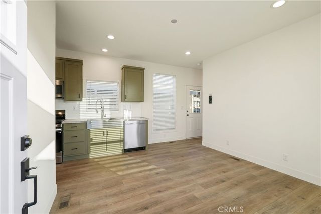 732 E Route 66 7, Glendora, CA 91740