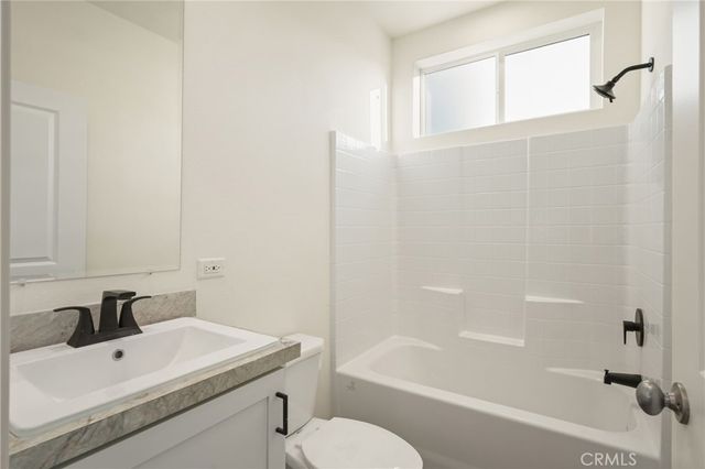 732 E Route 66 7, Glendora, CA 91740
