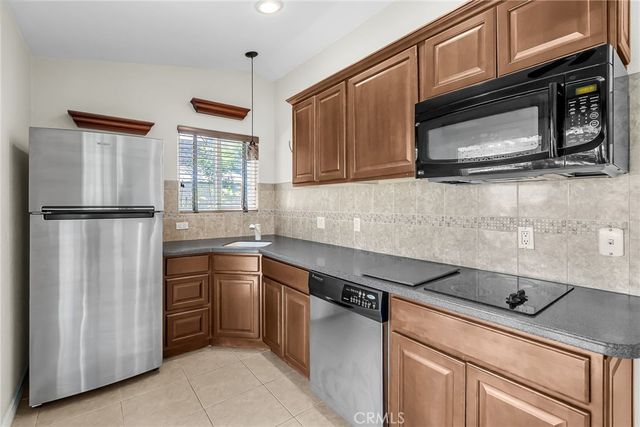 6712 Mission Grove Parkway N, Riverside, CA 92506