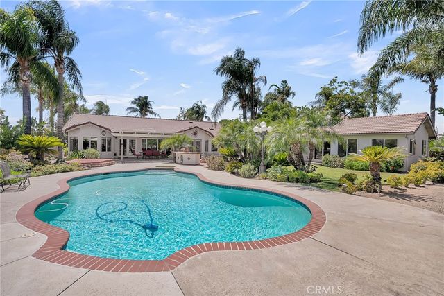 6712 Mission Grove Parkway N, Riverside, CA 92506