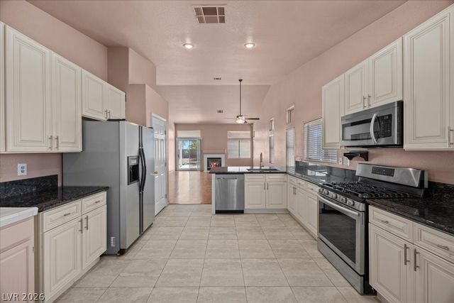 5720 Southern Trails Court, Las Vegas, NV 89113