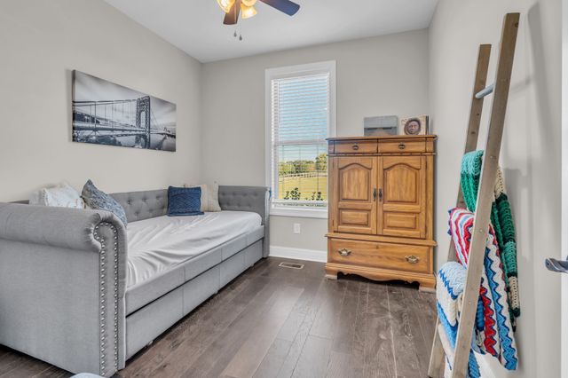 8919 Covington Rd, White House, TN 37188