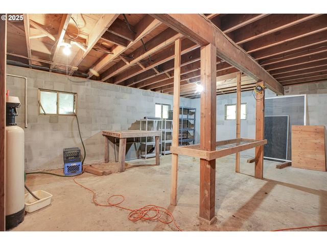 47085 OLD 77 VESPER Ln, Birkenfeld, OR 97016