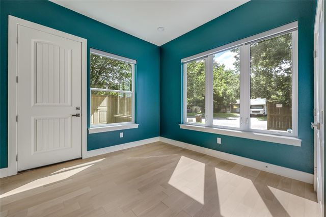 8315 Hathaway DR A, Austin, TX 78757