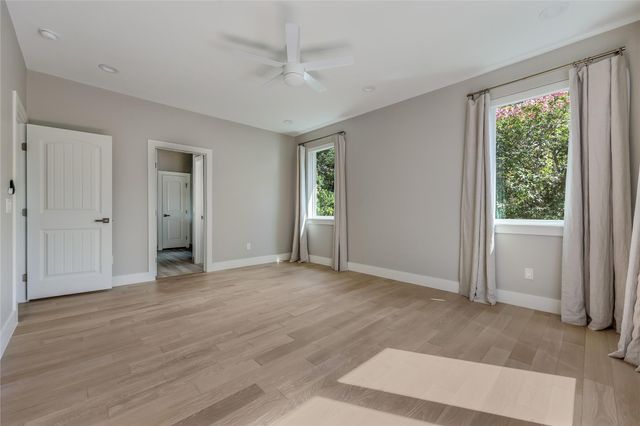 8315 Hathaway DR A, Austin, TX 78757