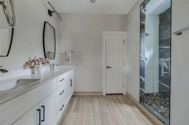 8315 Hathaway DR A, Austin, TX 78757