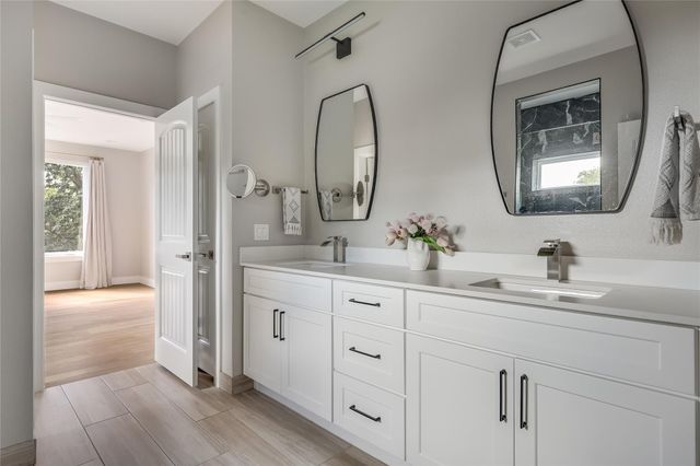 8315 Hathaway DR A, Austin, TX 78757