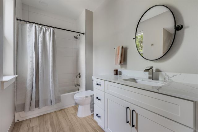 8315 Hathaway DR A, Austin, TX 78757