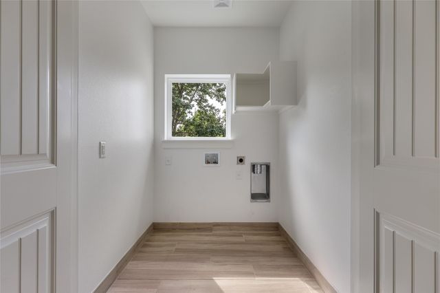 8315 Hathaway DR A, Austin, TX 78757