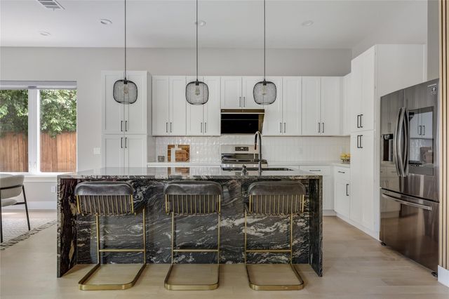 8315 Hathaway DR A, Austin, TX 78757