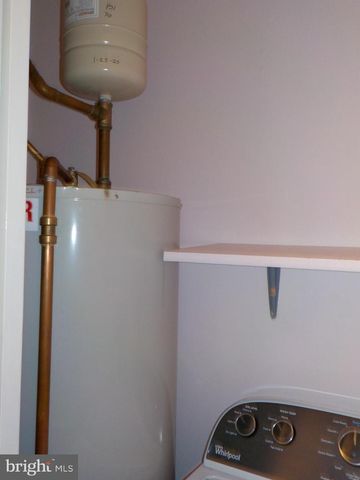 4 JUSTIN CT, Lititz, PA 17543