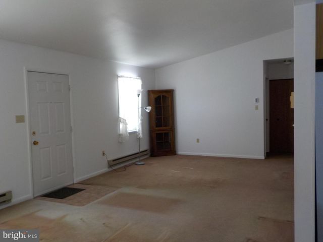 4 JUSTIN CT, Lititz, PA 17543