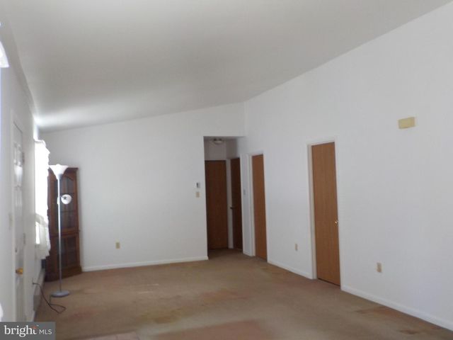 4 JUSTIN CT, Lititz, PA 17543