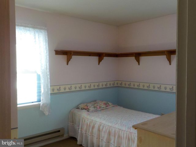 4 JUSTIN CT, Lititz, PA 17543