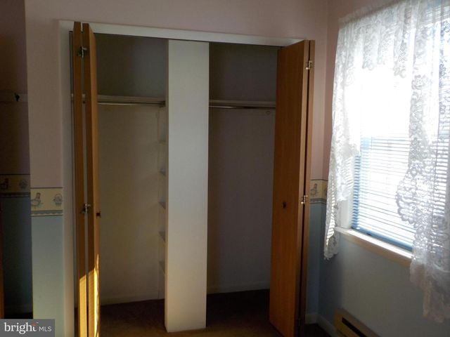 4 JUSTIN CT, Lititz, PA 17543