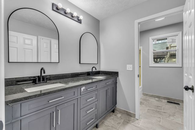 200 Upwind Ct, Nashville, TN 37217