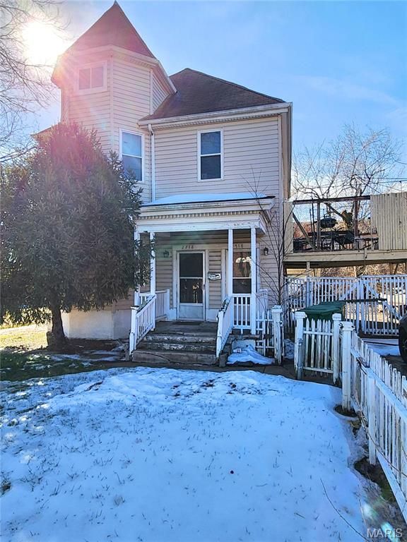 2718 State Street, East St Louis, IL 62205